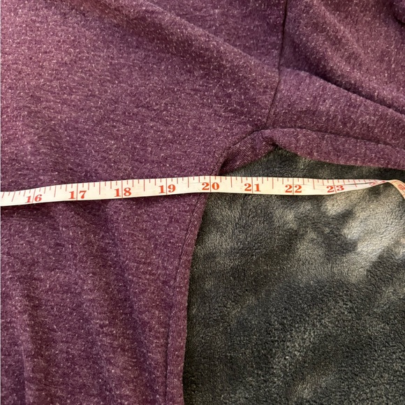 Chic Women's Purple Sweatshirt with Button Details - Picture 4 of 8